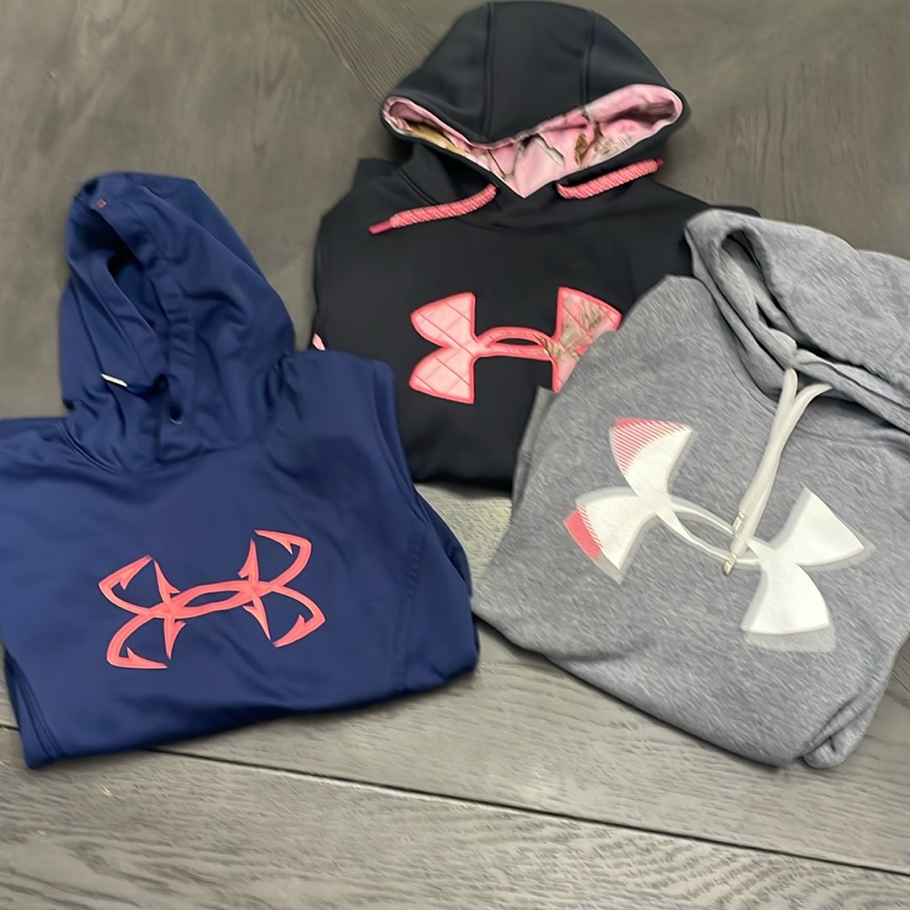 Women’s Under Armour Sweatshirt Lot.